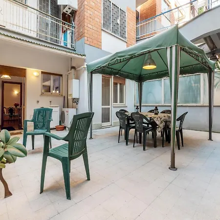 Apartamento Guesthost - San Pietro Cozy With Terrace! Roma