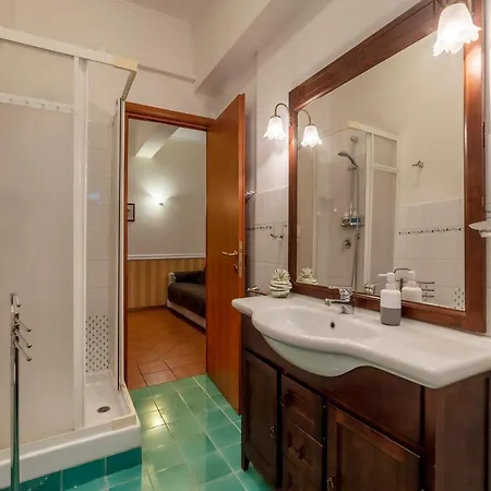 Guesthost - San Pietro Cozy With Terrace! *