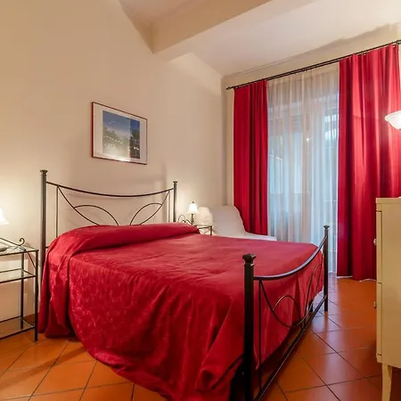 San Pietro Cozy With Terrace! شقة *