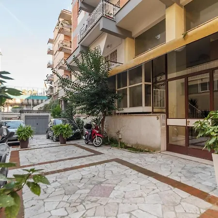 Apartamento Guesthost - San Pietro Cozy With Terrace! *