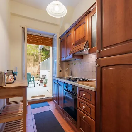 Apartamento Guesthost - San Pietro Cozy With Terrace! Roma